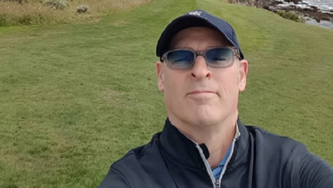 Kathleen Wynne campaign co-chair Tim Murphy is seen golfing at Pebble Beach, California in the middle of the election campaign.